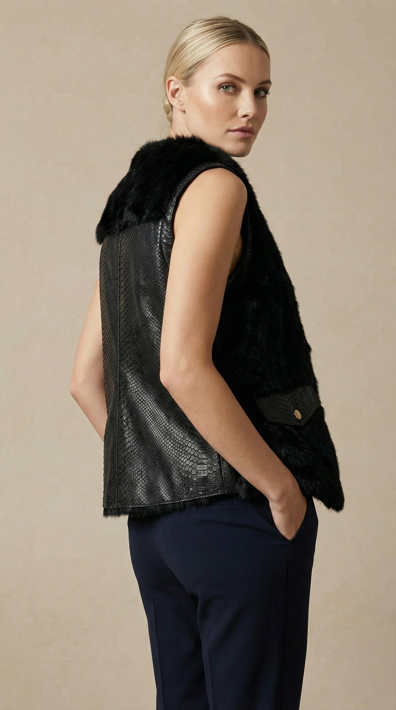 Kadın Suni Kürk Yelek – Dik Yaka Siyah