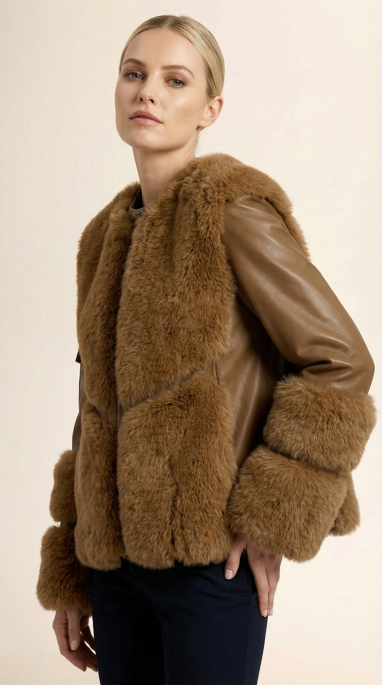 Kadın Süet Görünümlü Kaban – Kürk manşet Camel