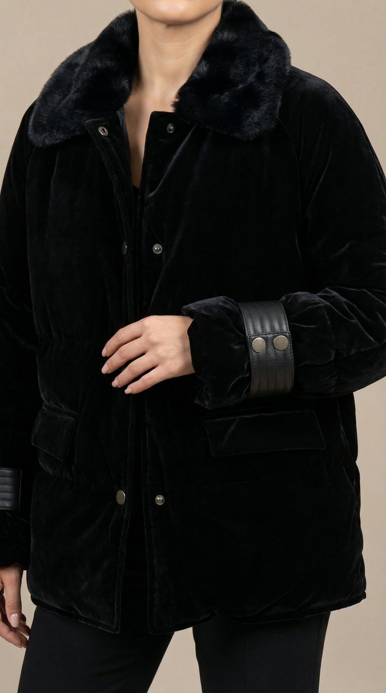 Kadın Suni Kürk Kaban – Kapüşonlu Siyah