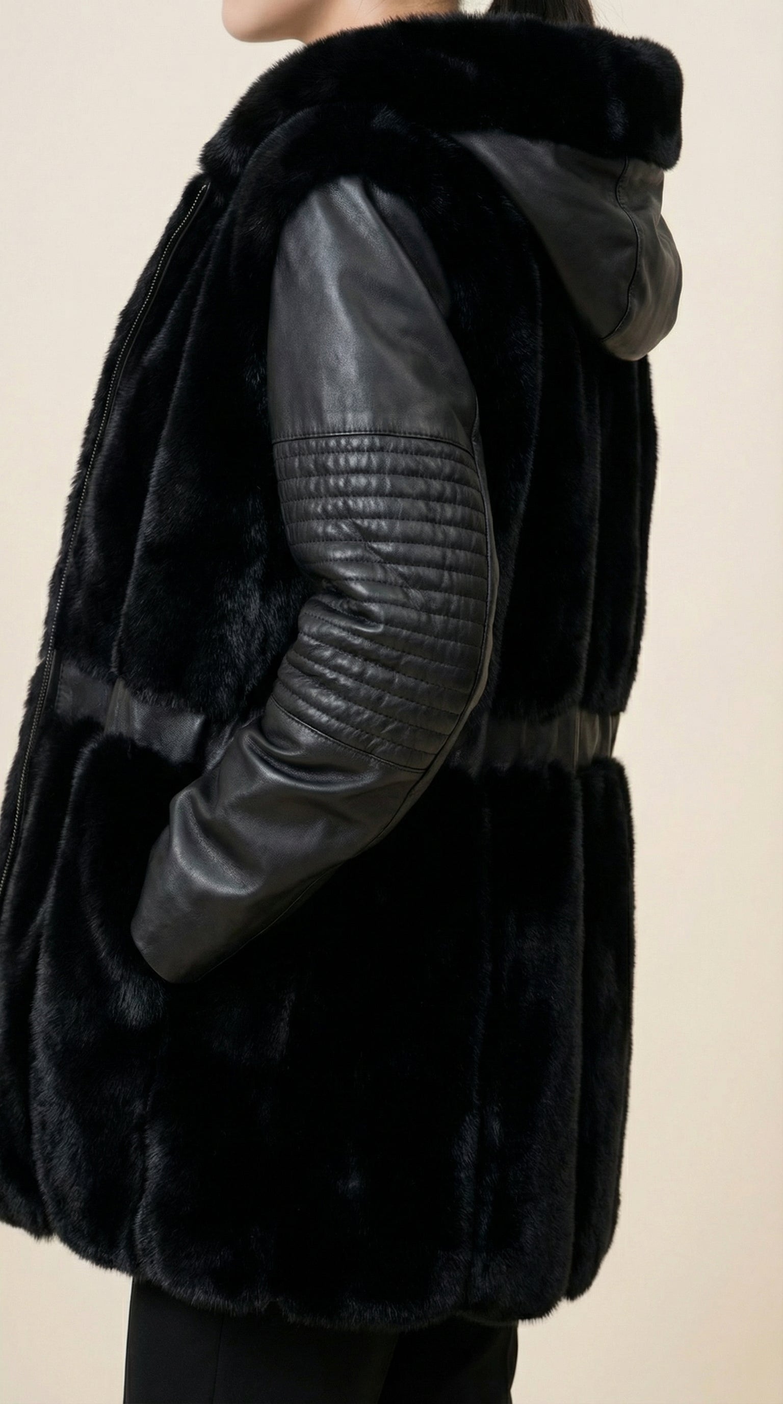 Kadın Suni Kürk Yelek – Deri görünümlü kol detayı Siyah