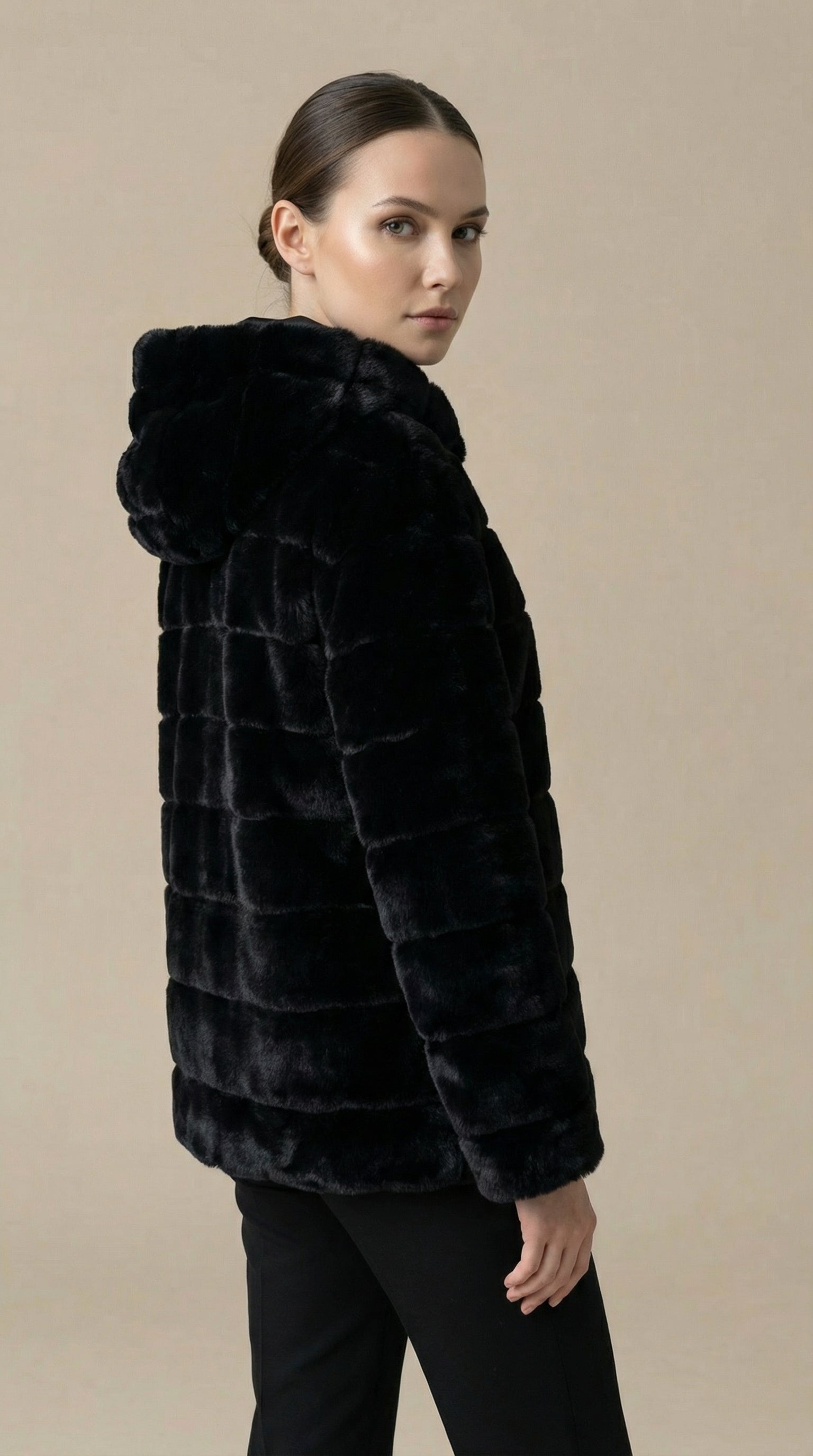 Kadın Suni Kürk Kaban – Yatay şerit dokulu Siyah