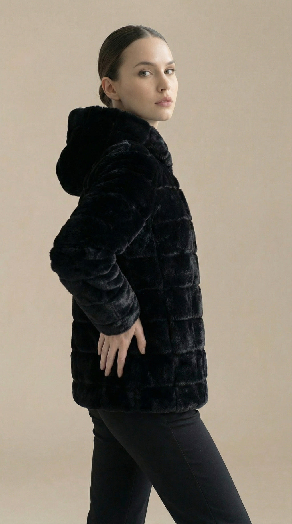 Kadın Suni Kürk Kaban – Yatay şerit dokulu Siyah