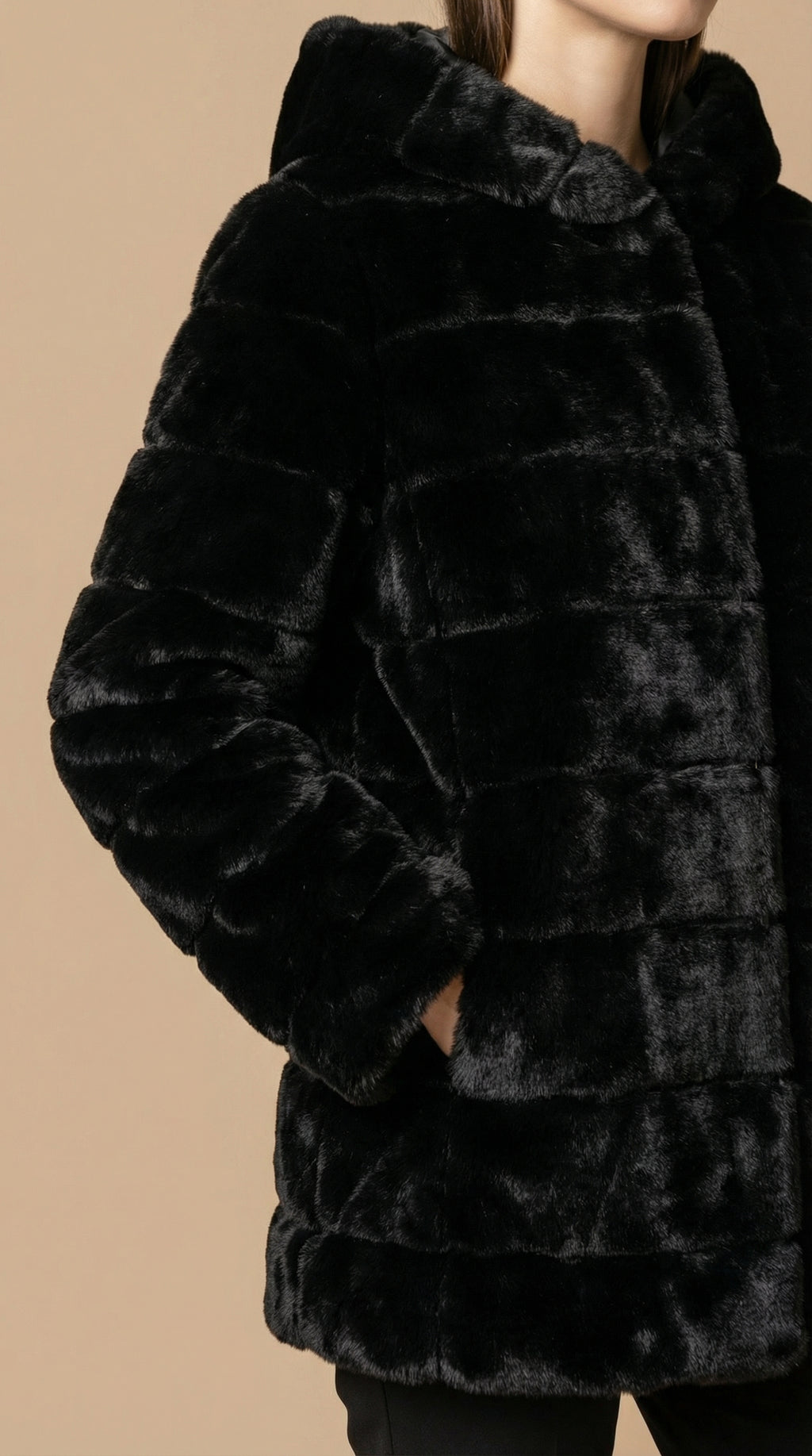 Kadın Suni Kürk Kaban – Yatay şerit dokulu Siyah