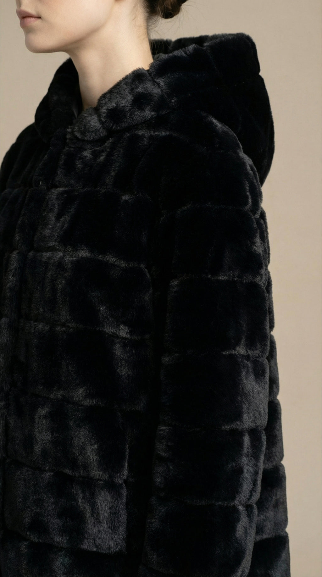 Kadın Suni Kürk Kaban – Yatay şerit dokulu Siyah