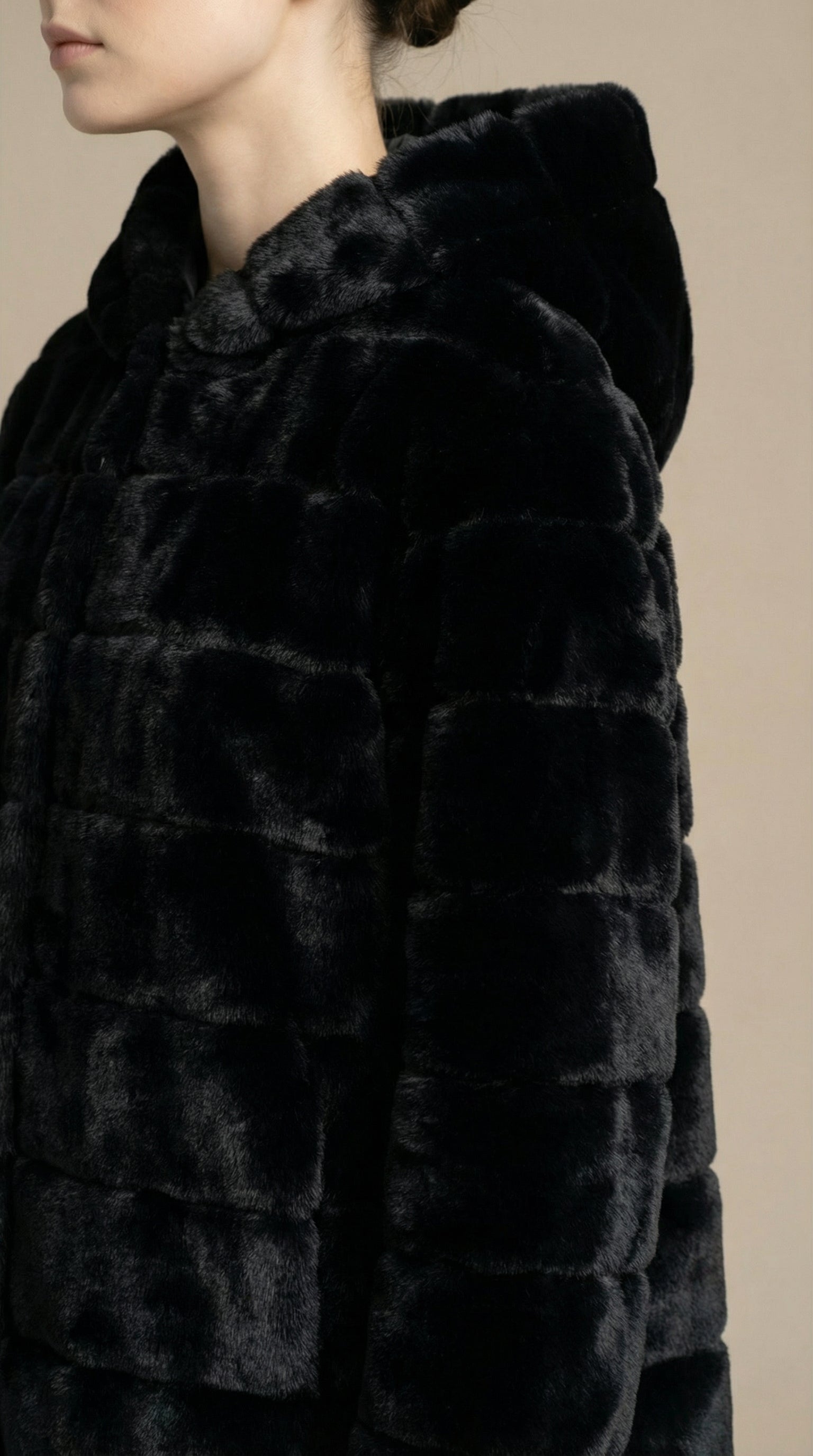 Kadın Suni Kürk Kaban – Yatay şerit dokulu Siyah