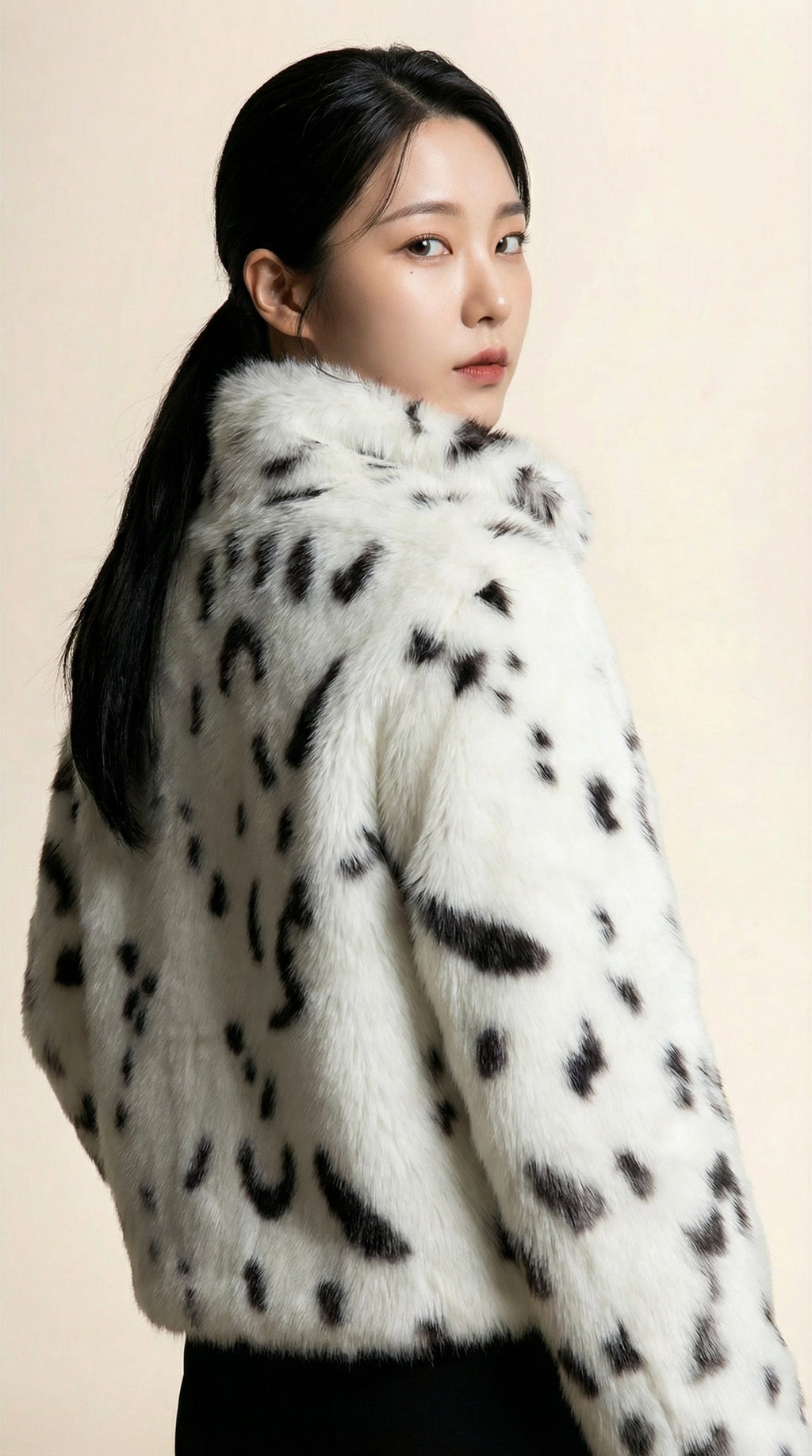 Kadın Benek Desenli Teddy Ceket – Kısa boy Beyaz-Siyah