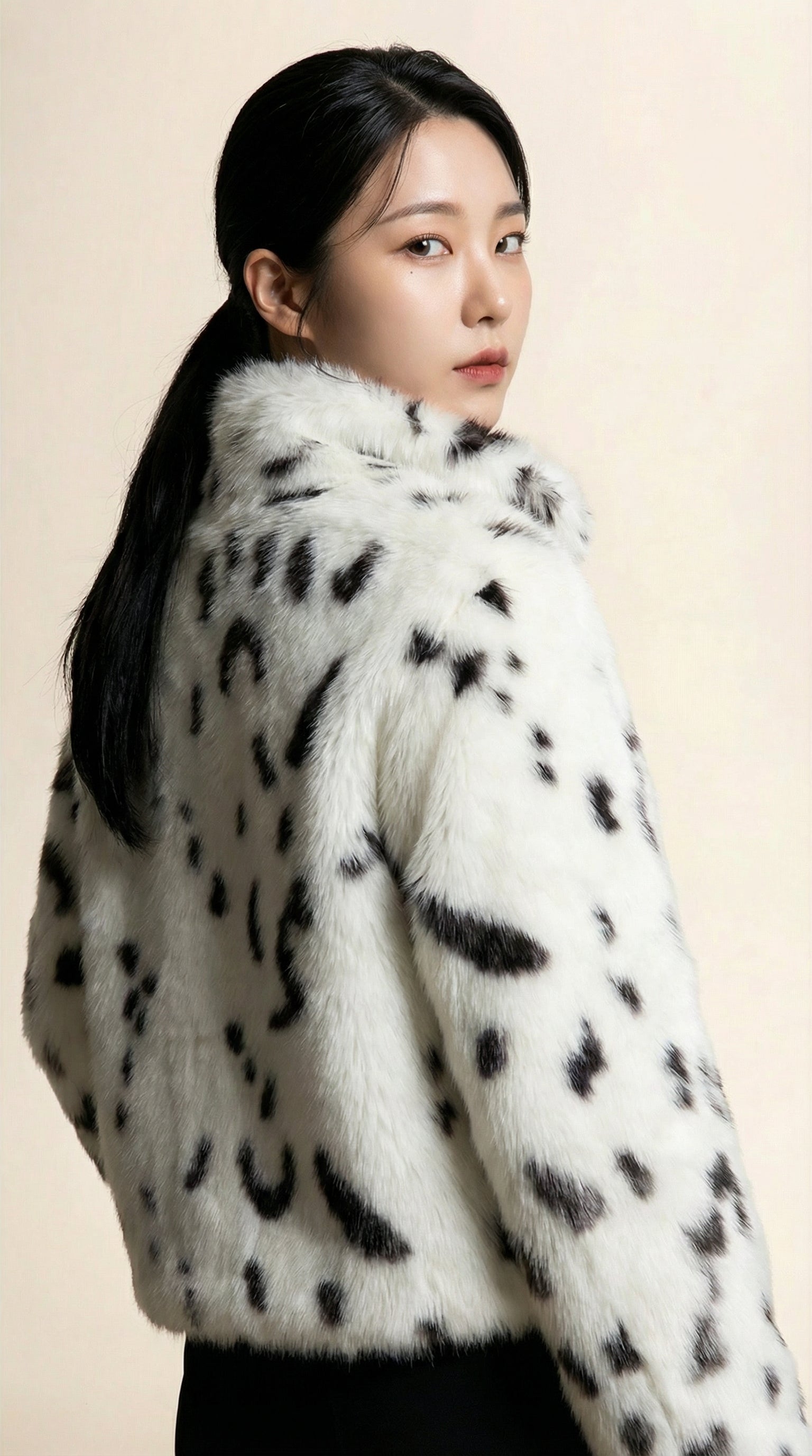 Kadın Benek Desenli Teddy Ceket – Kısa boy Beyaz-Siyah